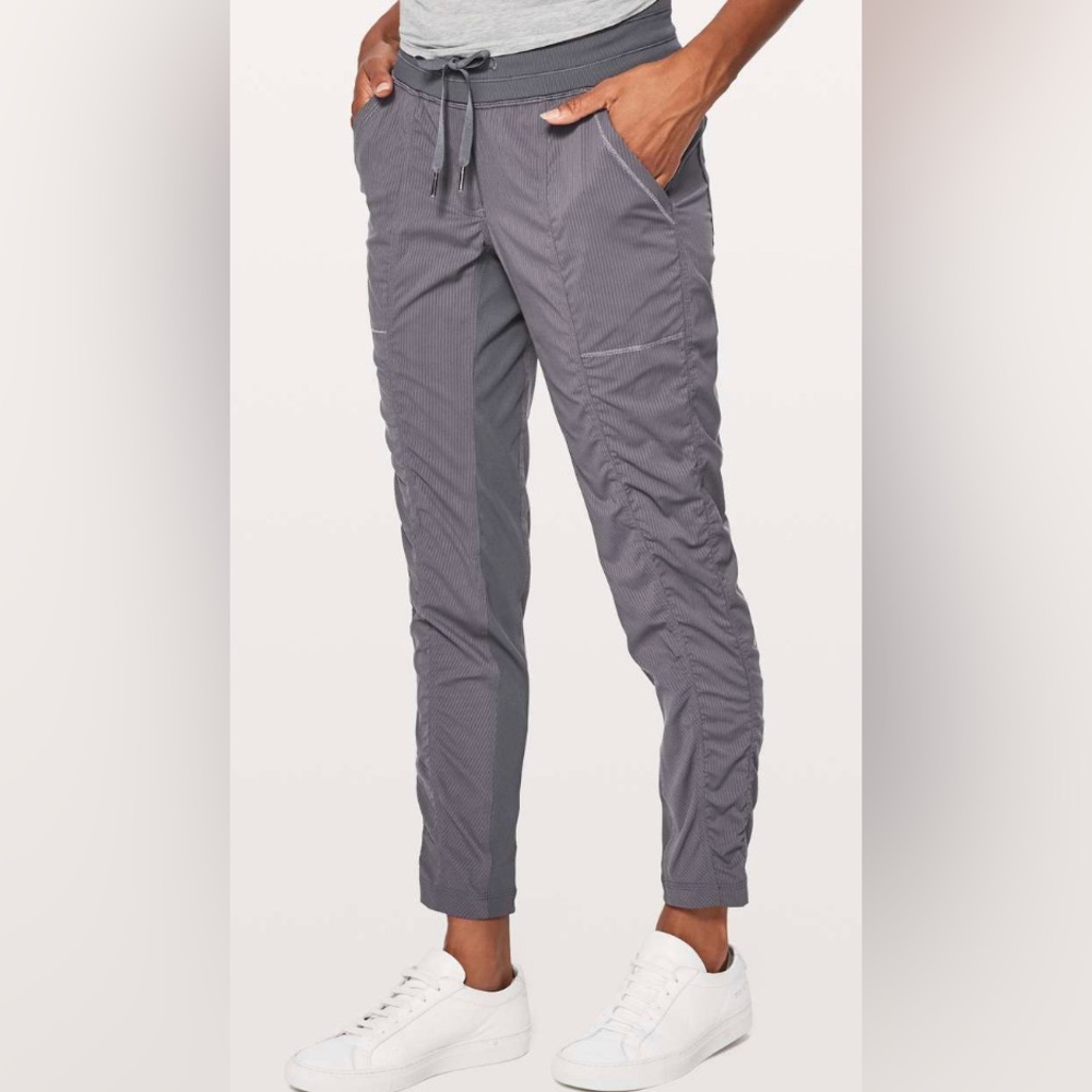 Lululemon Street To Studio Pant II * Unlined
Dark Carbon Size 4